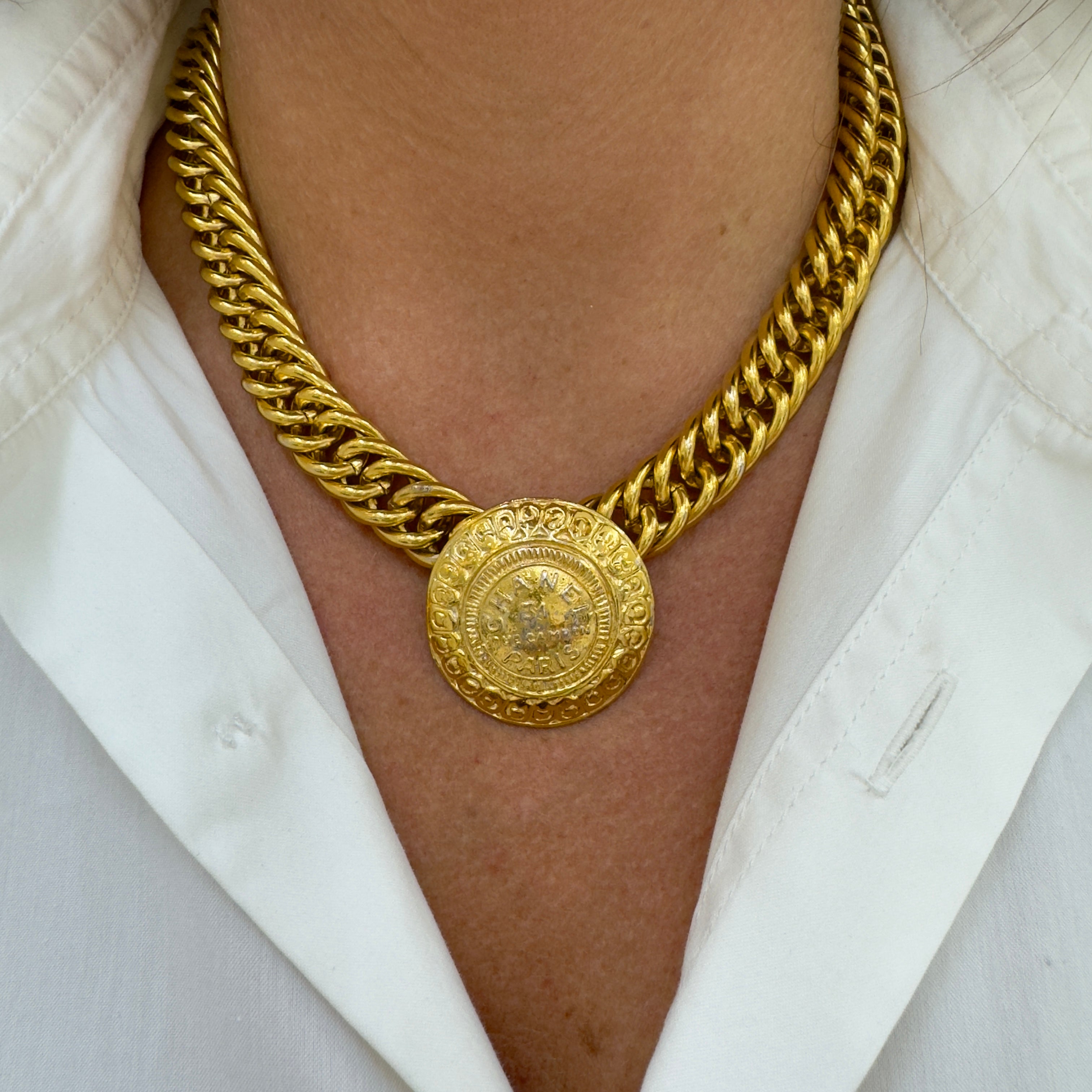 Vintage Chanel Paris Gold Toned 31 Rue Cambon Chain Necklace