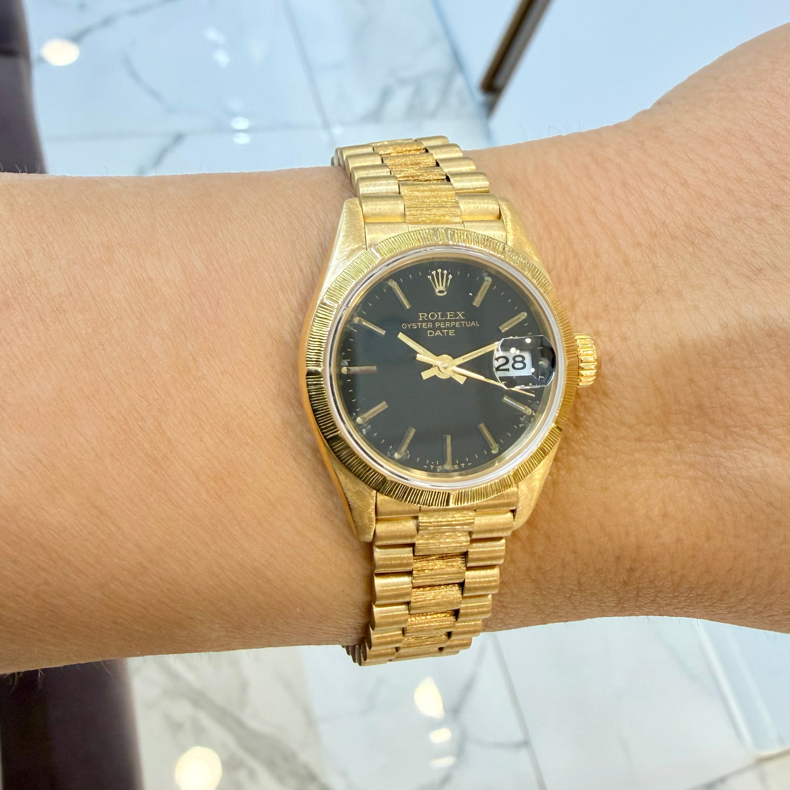Ladies Vintage Rolex Datejust 26MM 69278 18K Gold Bark Black President Watch