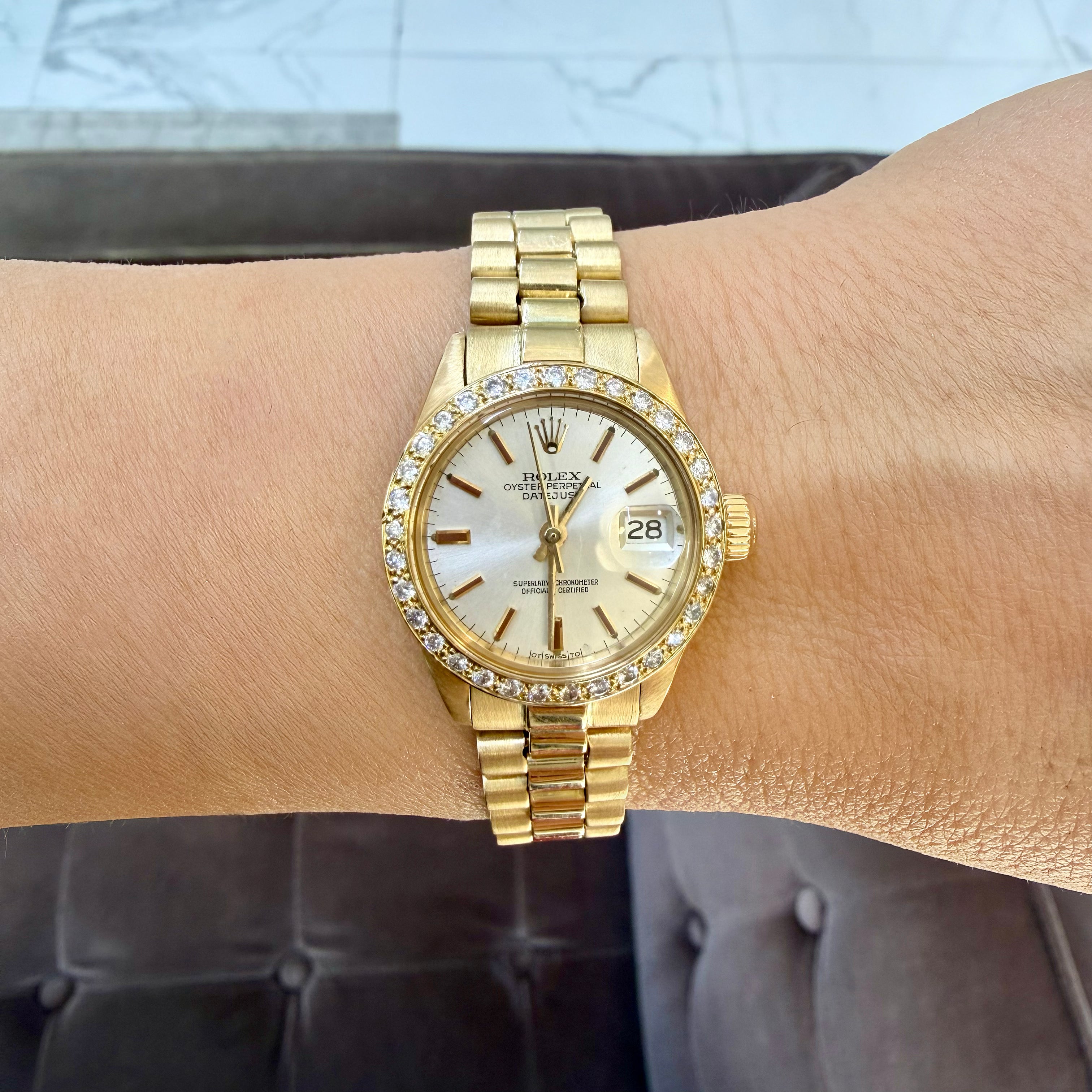 Ladies Rolex Datejust 26MM 6917 Silver Diamond Bezel President 18K Gold Watch