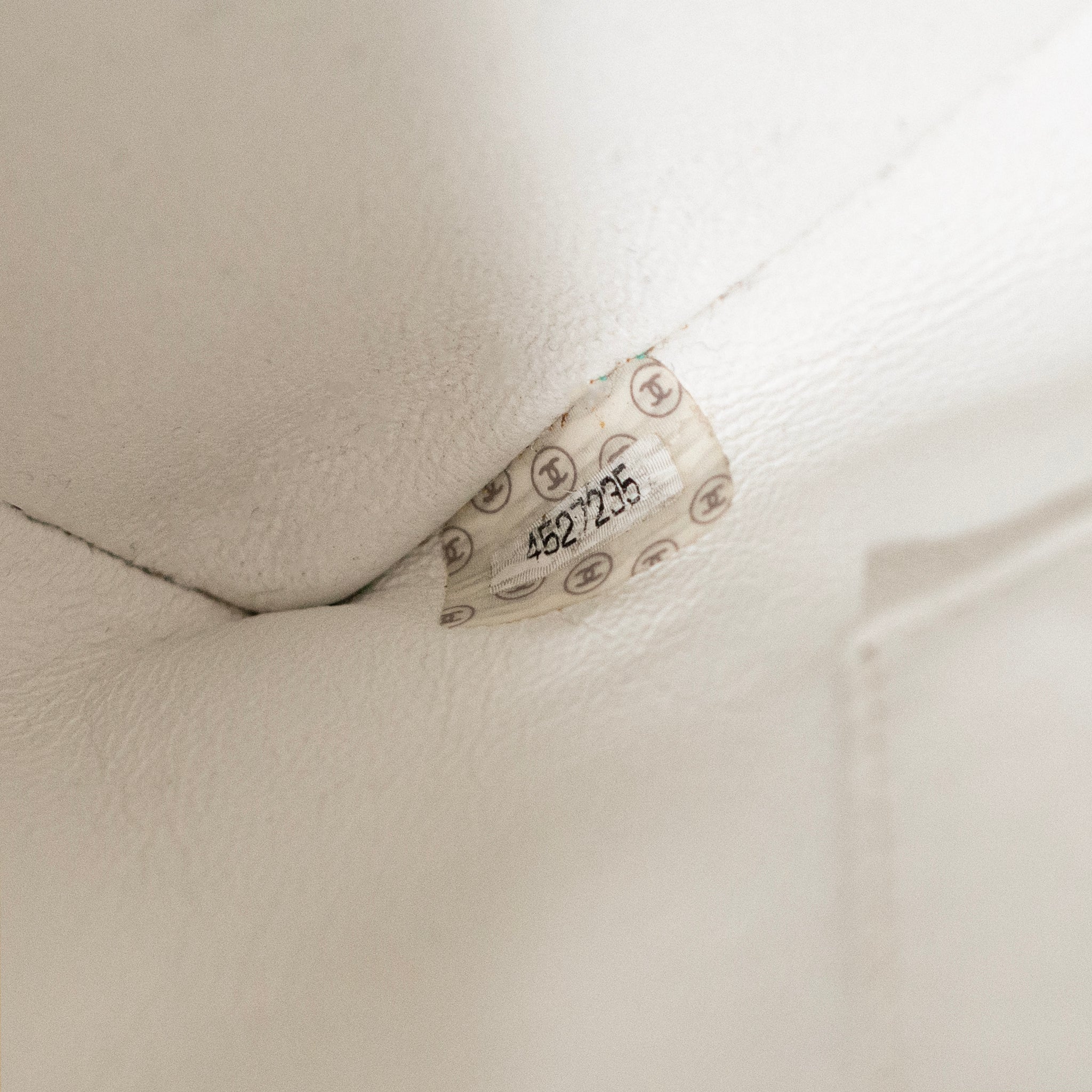 Vintage Chanel White Caviar Quilted Leather Medallion Tote Gold Hardware Handbag