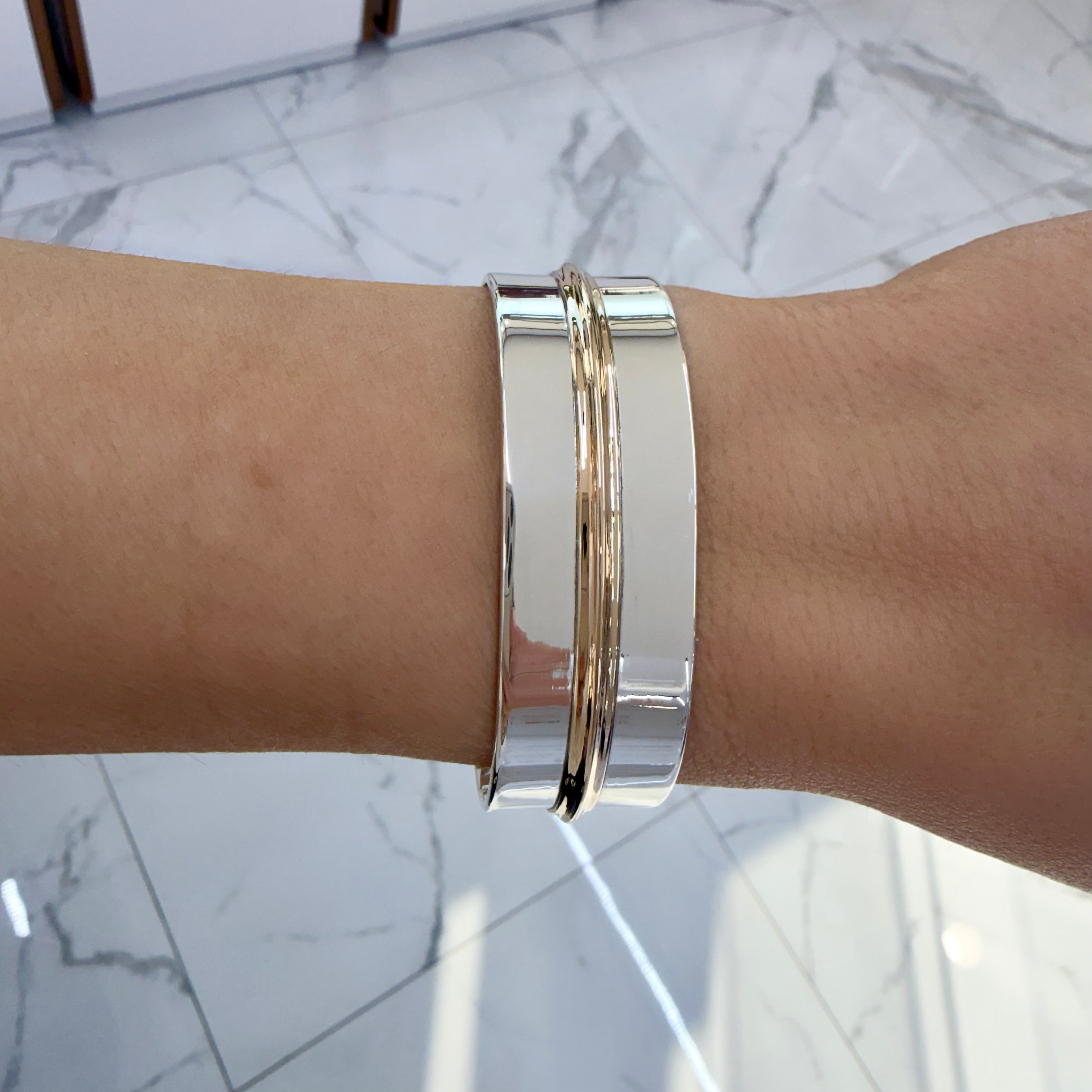 James Avery 14K Yellow Gold 925 Silver Sleek Central Gold Cuff Bangle Bracelet