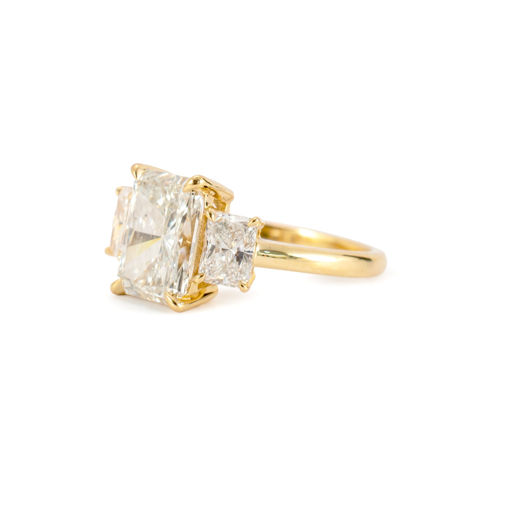 18K Yellow Gold Igi 3.91ct Radiant Lab Grown Diamond Three Stone Engagement Ring