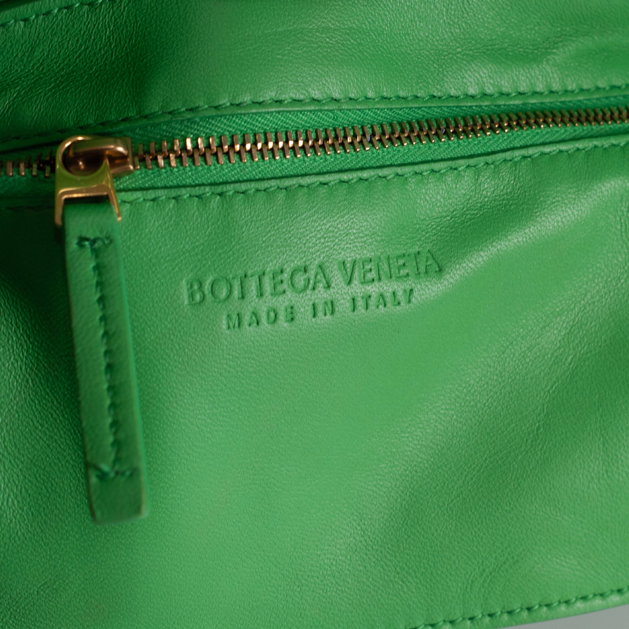 Bottega Veneta Padded Cassette Intrecciato Green Leather Gold Hardware Handbag