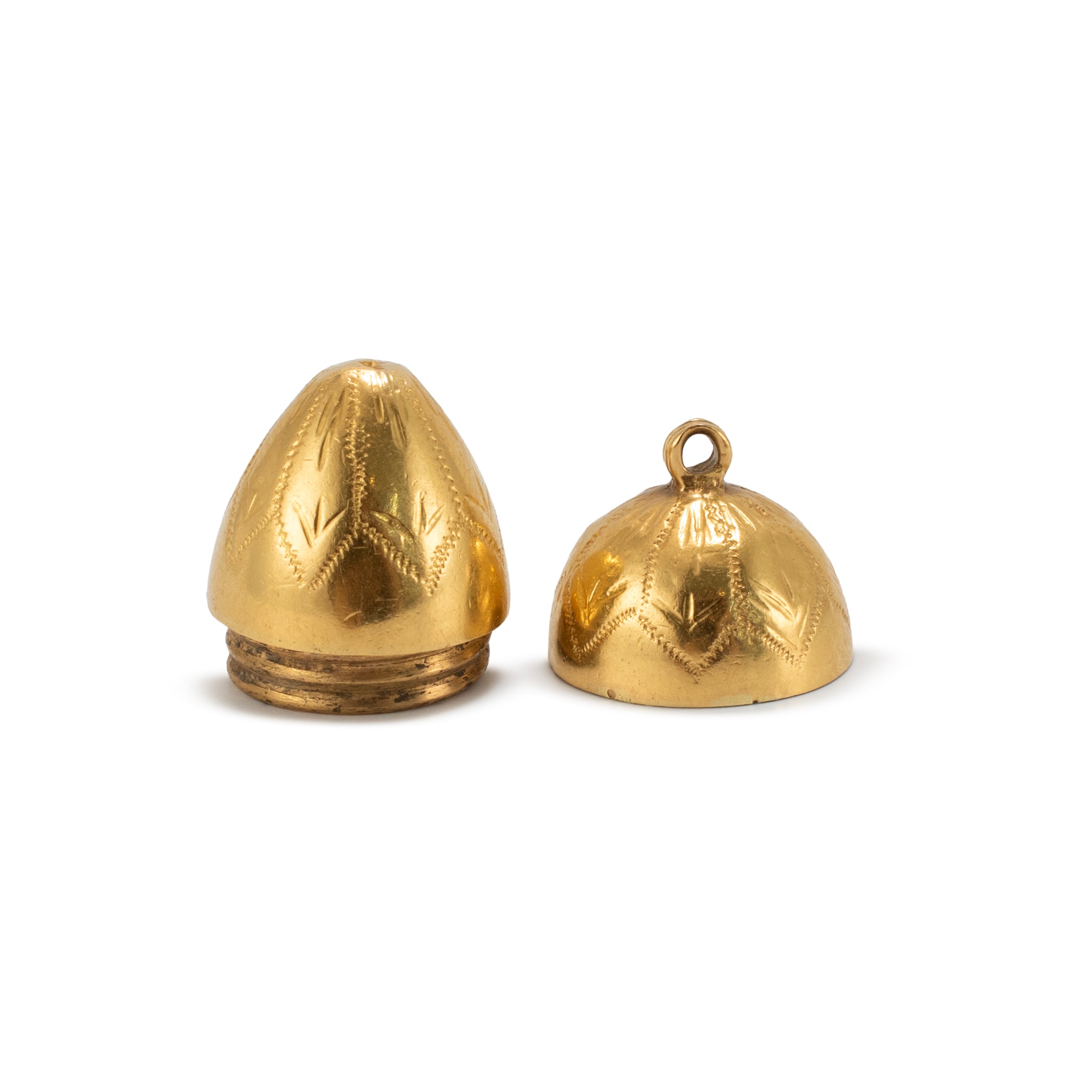 Vintage 18K Yellow Gold Engraved Egg Form Screw-Top Locket Charm Pendant