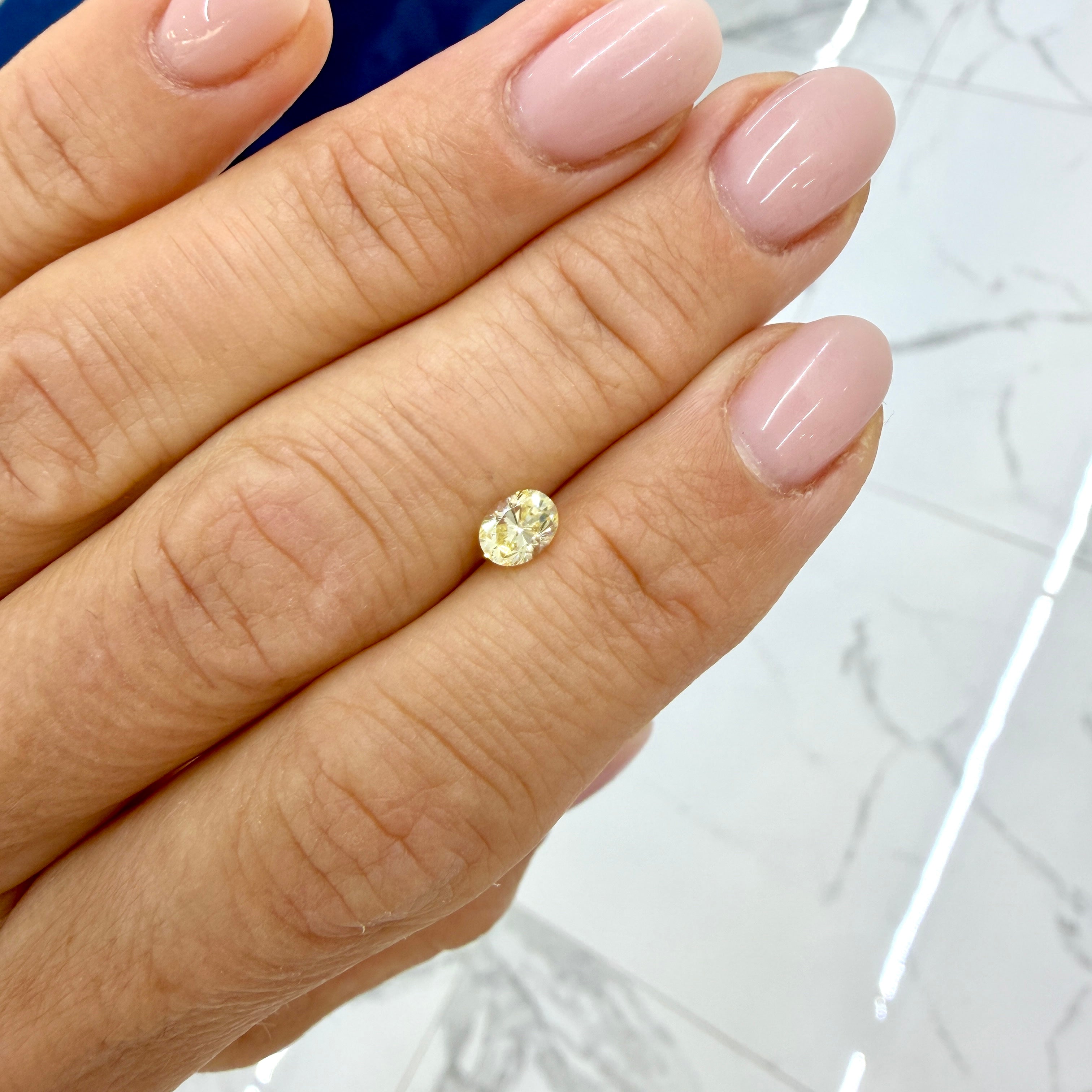 Natural 0.62ct Gia Fancy Yellow VVS2 Oval Brilliant Cut Loose Diamond