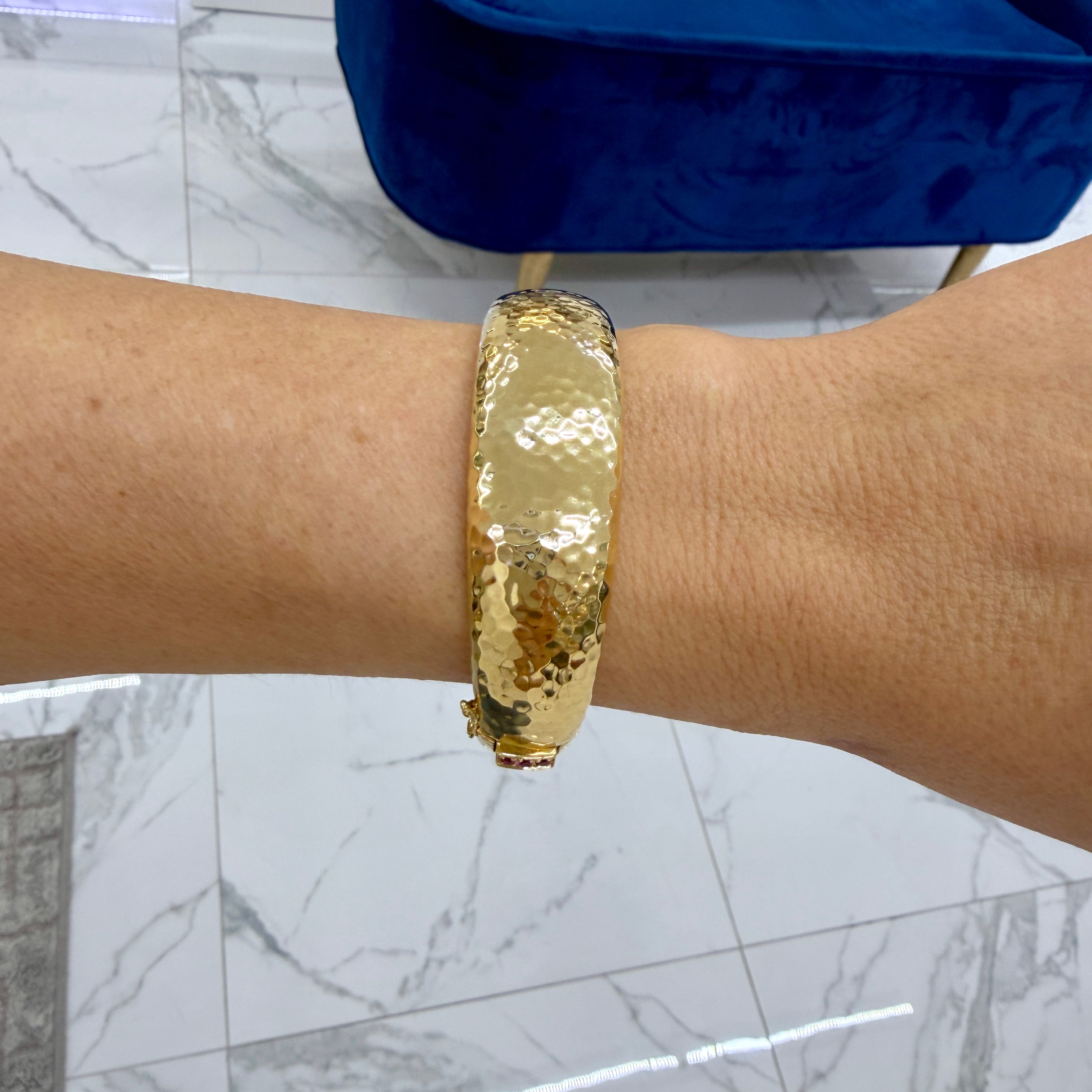 Ladies Roberto Coin Martellato Collection 18K Yellow Gold Hammered Ruby Hinged Bangle Bracelet