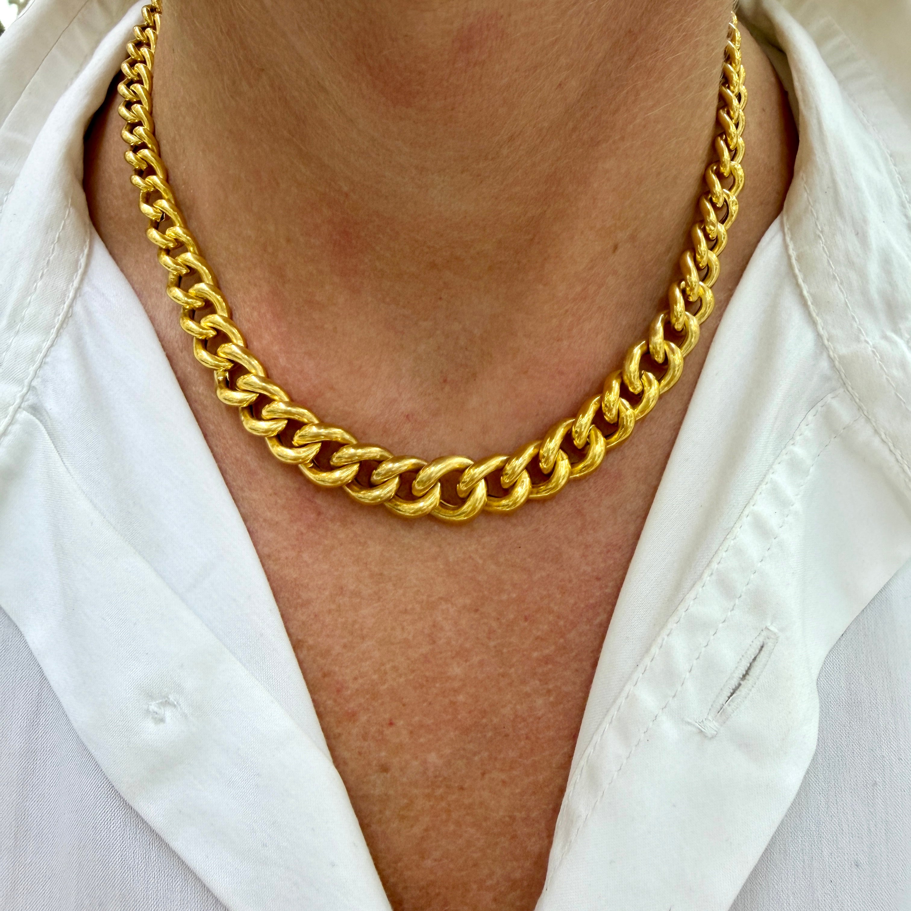Vintage 18K Yellow Gold Chunky Graduated Curb Cuban Link Chain Necklace