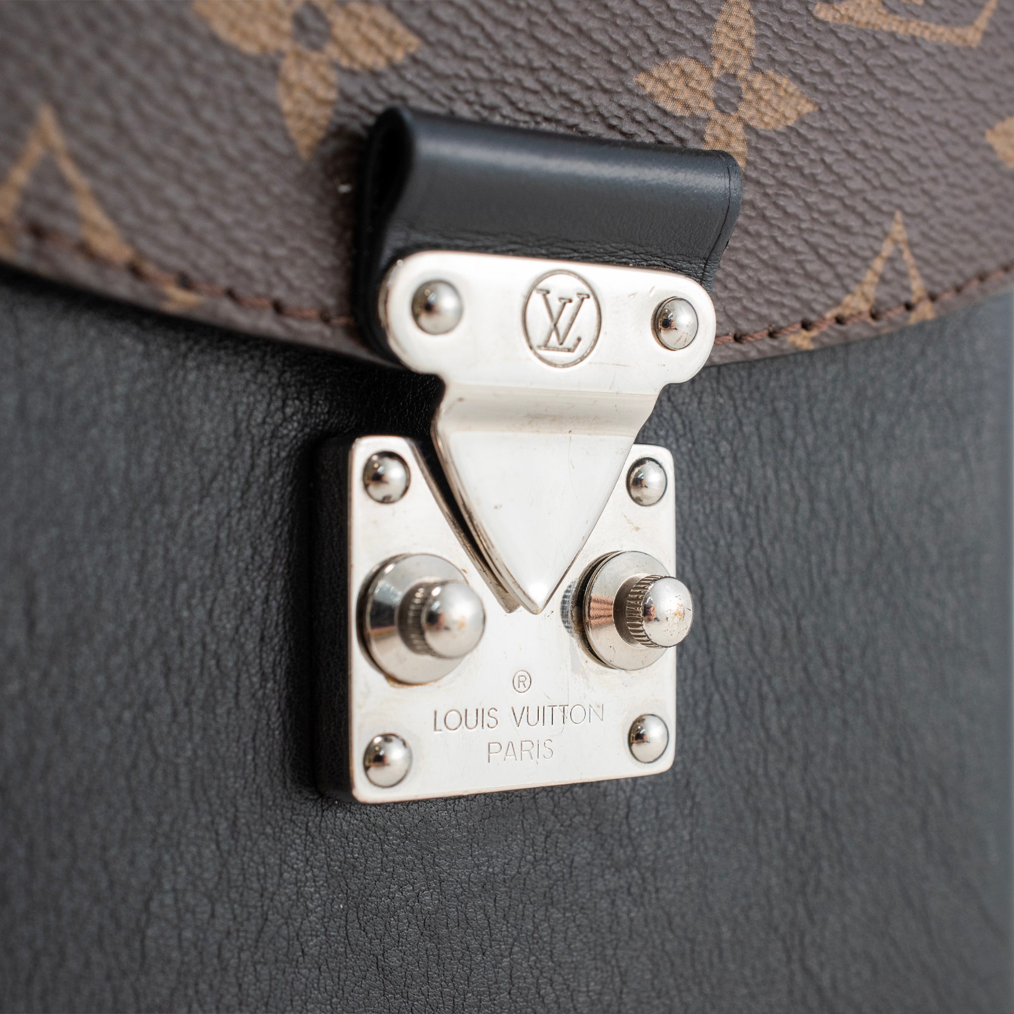 Louis Vuitton Monogram Canvas Black Leather Silver Hardware Camera Box Bag