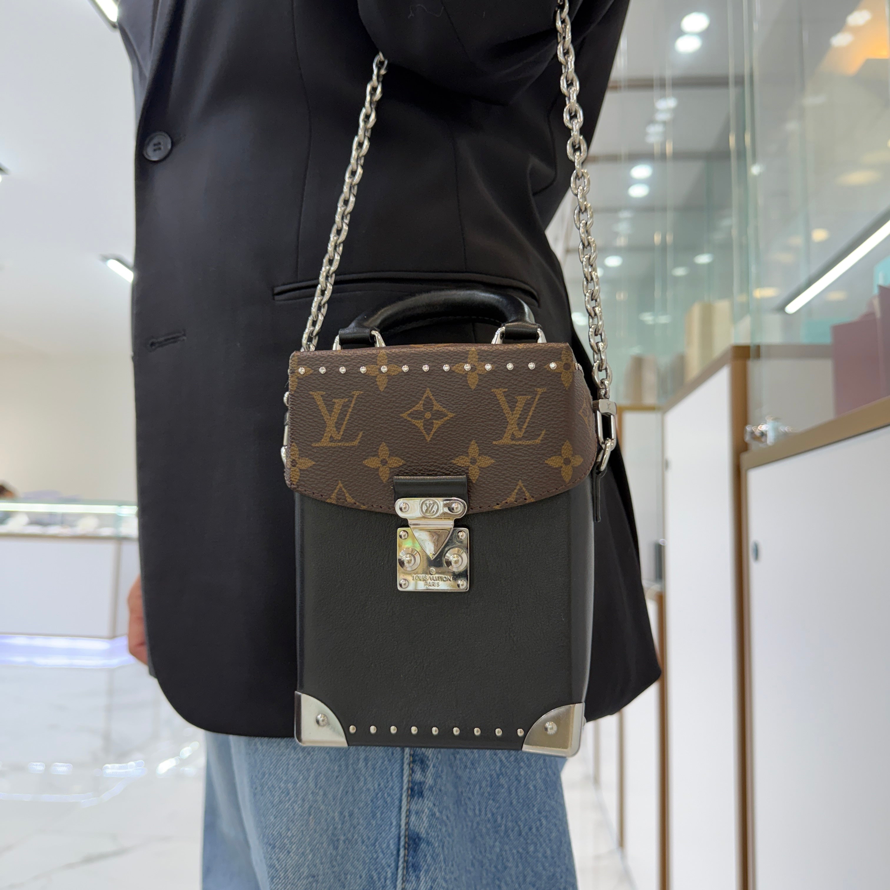 Louis Vuitton Monogram Canvas Black Leather Silver Hardware Camera Box Bag