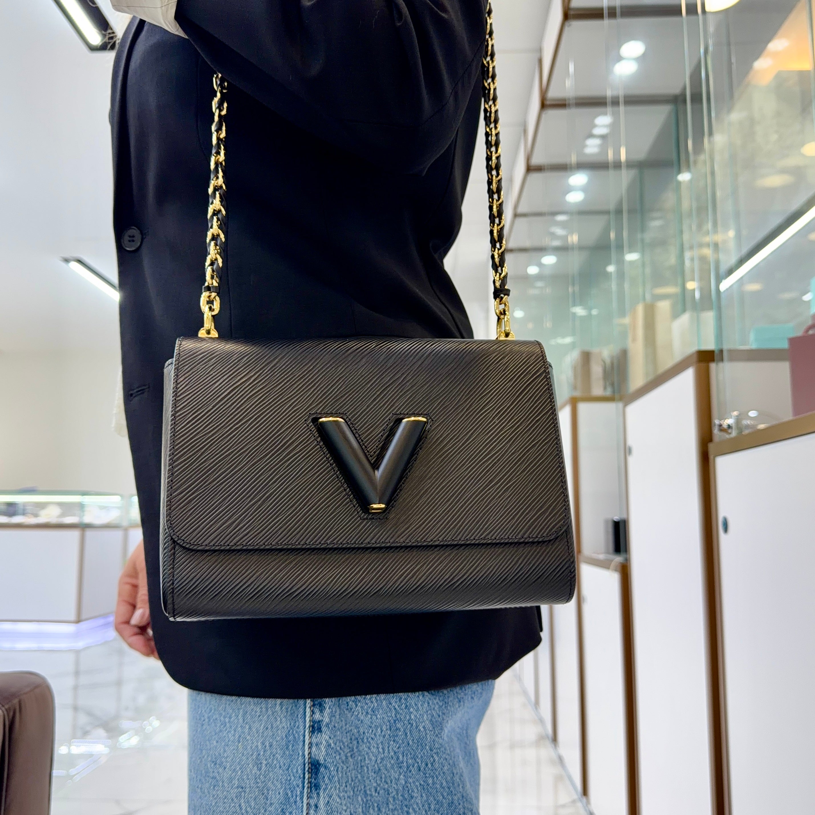 Louis Vuitton leather Handbag | DJP Jewelers