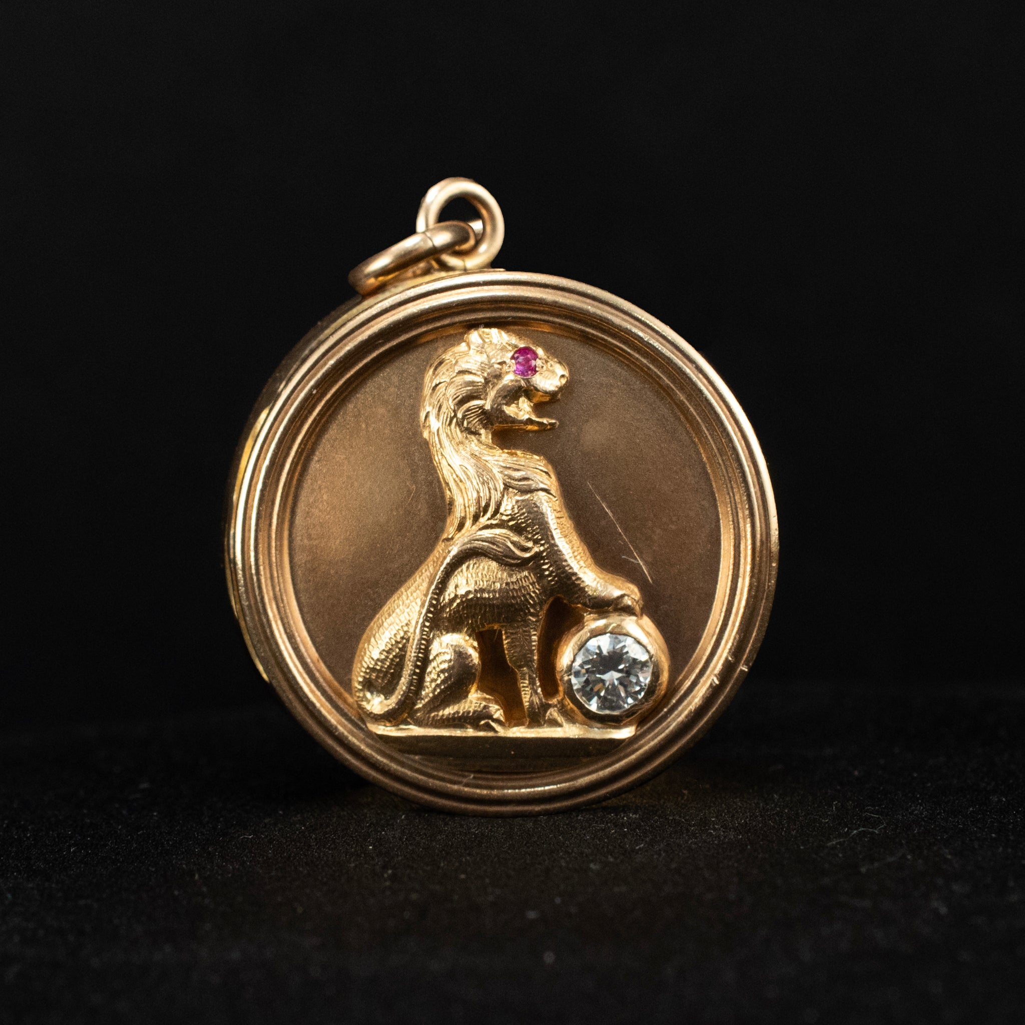 Vintage Lion Pendant with diamond 452480 DJP Jewelers & Luxury Buyers