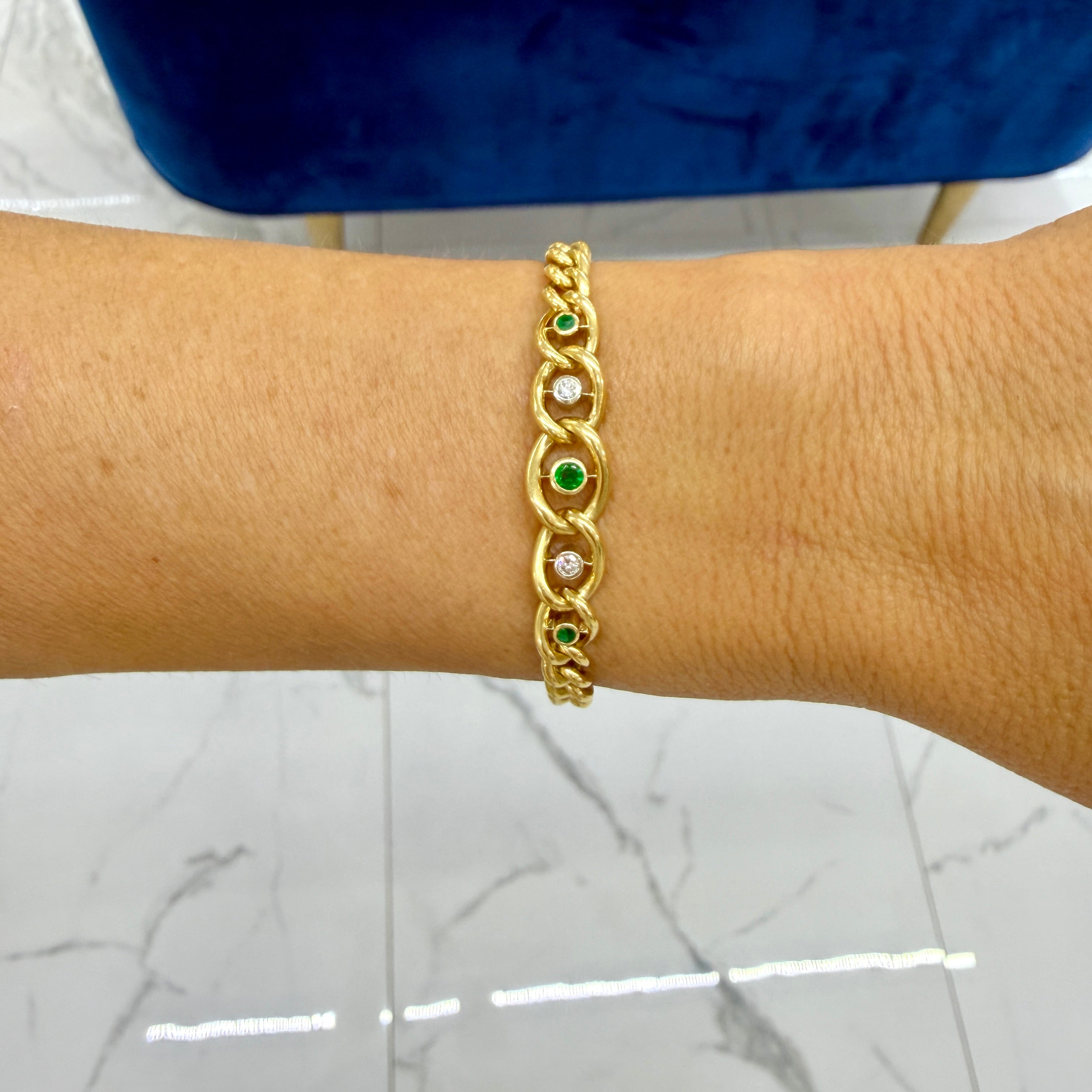 Vintage 18K Yellow Gold Emerald Diamond Graduated Articulated Curb Link Bracelet