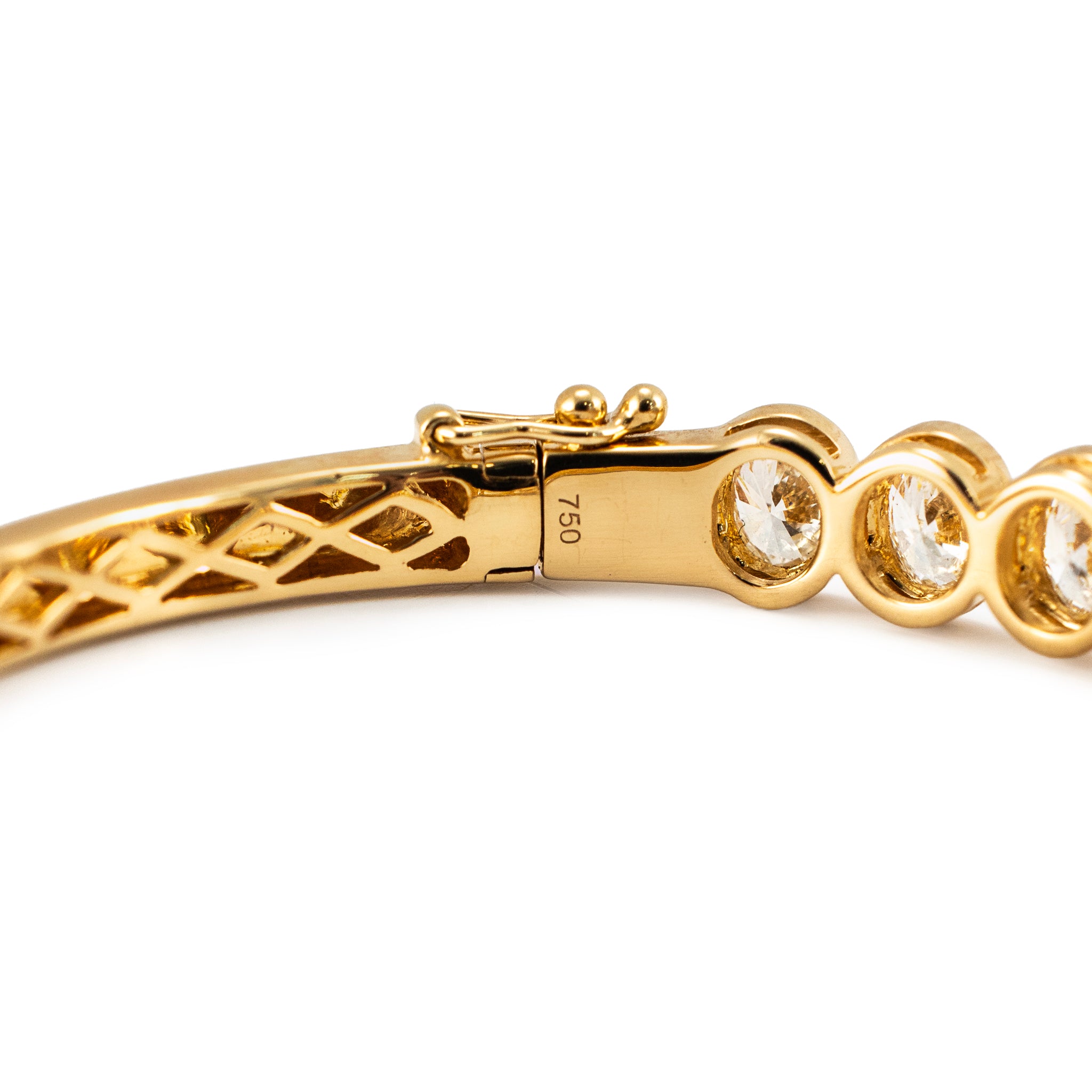 18K Yellow Gold 5.02ct Graduated Oval Bezel Diamond Hinged Bangle Bracelet