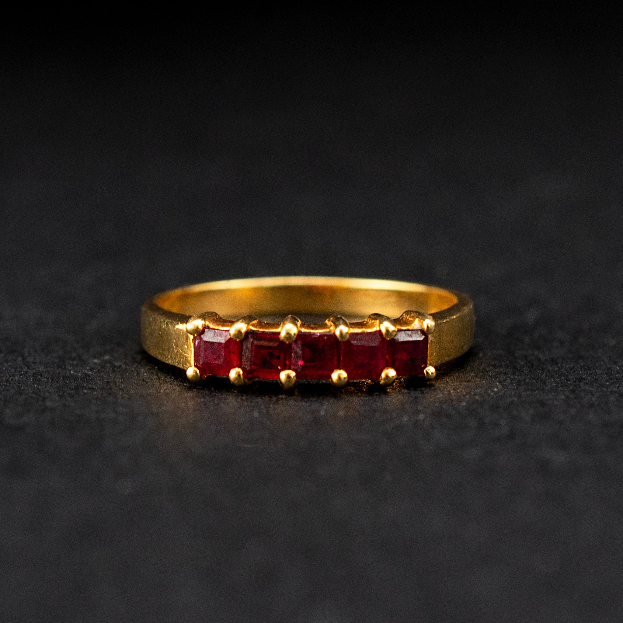 Band Gemstone 0.43ct 18K Yellow Gold Vintage 453981 available at DJP Jewelers & Luxury Buyers