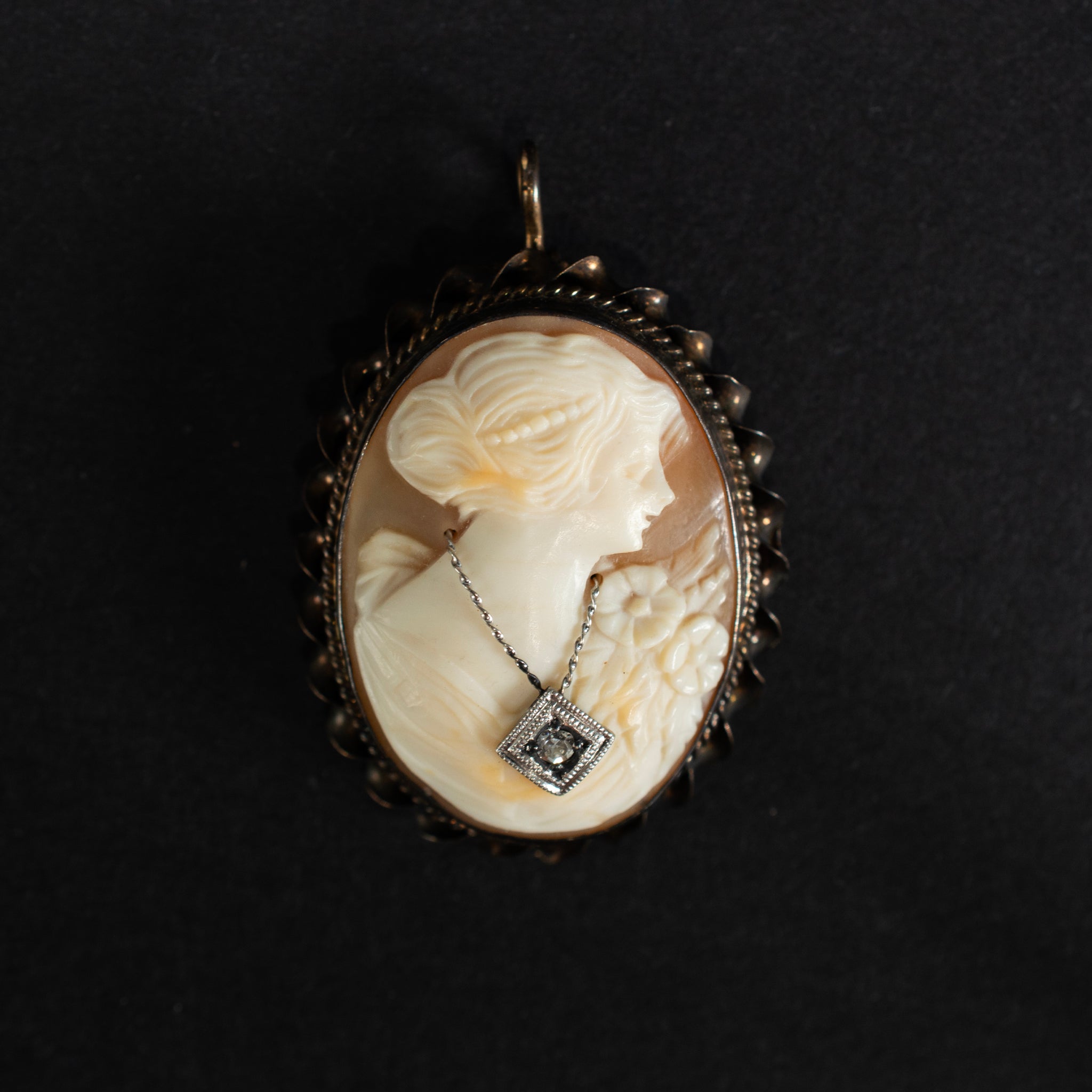 Pendant 0.02ct Diamond 10K White Gold Vintage 454939 available at DJP Jewelers & Luxury Buyers