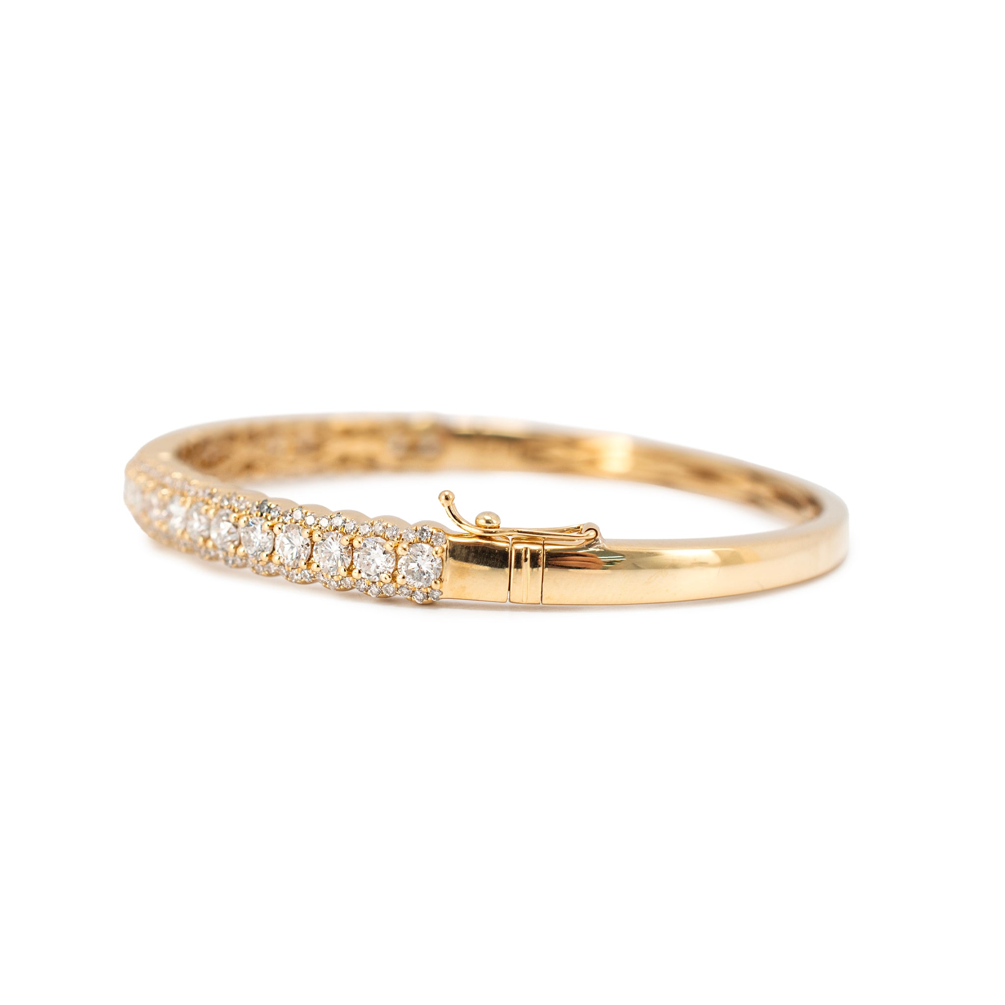 18K Yellow Gold 2.95ct Scalloped Edge Pave Set Three Row Diamond Bangle Bracelet