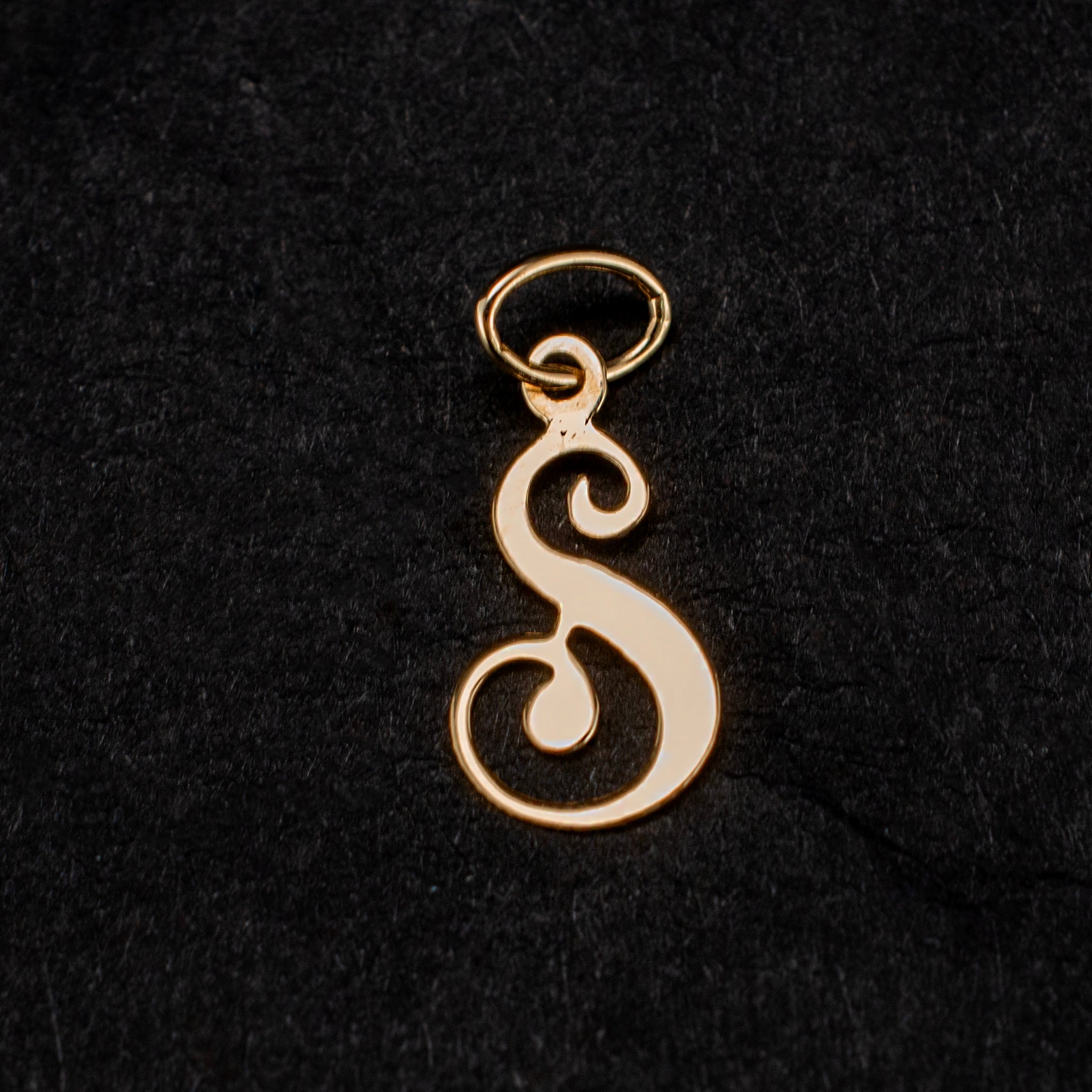 Vintage 14K Yellow Gold Charm Pendant 0.15g ½" 455837 available at DJP Jewelers & Luxury Buyers
