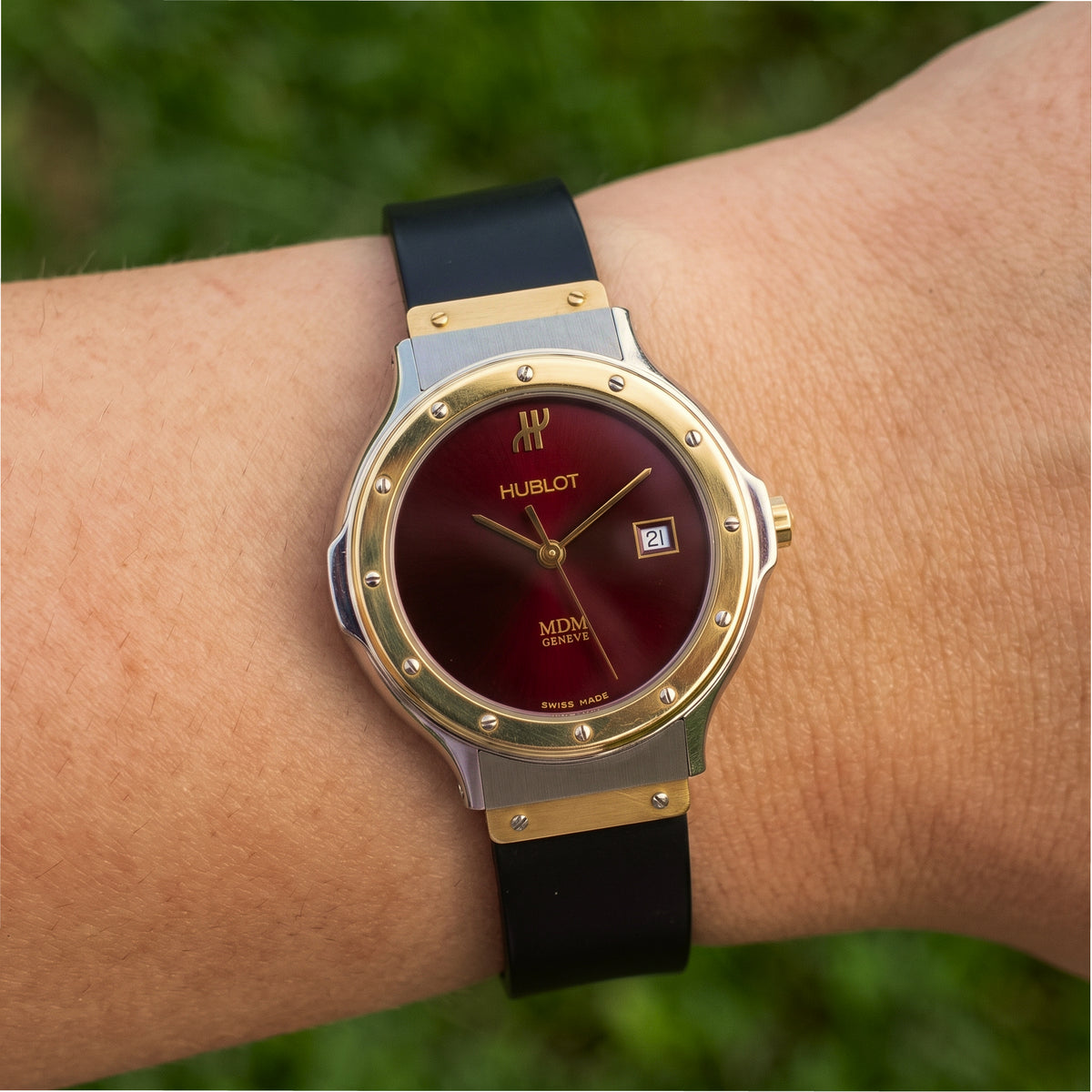 Ladies Hublot Classic Mdm 26MM 1391.2 Red Dial Two Tone Gold Steel Quartz Watch