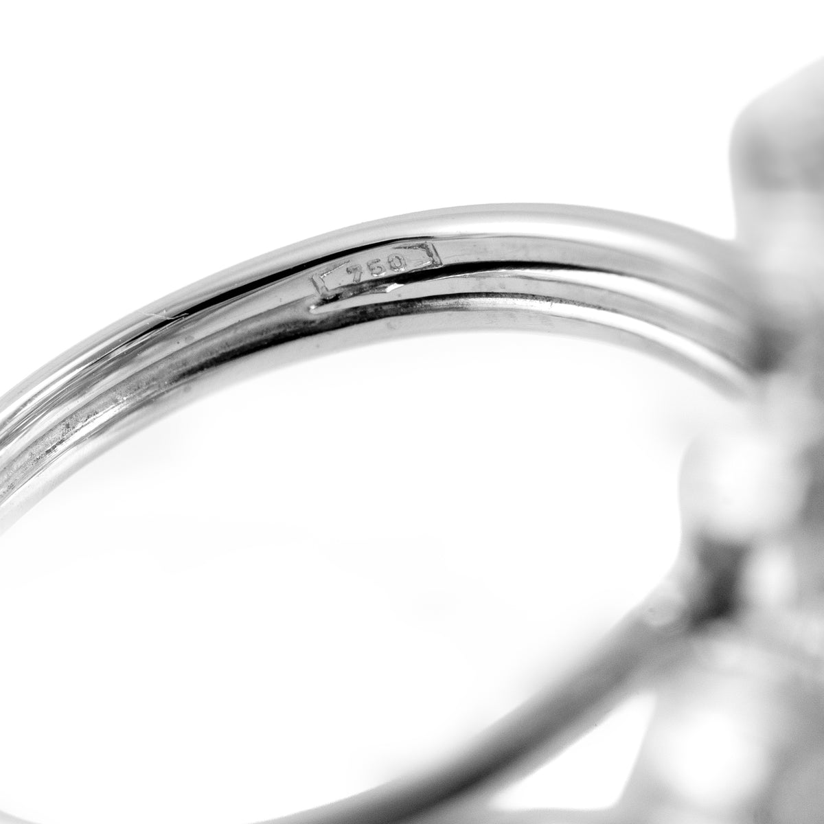 Vintage 18K White Gold 2.30ctw Diamond Bombe Starburst Cluster Cocktail Ring