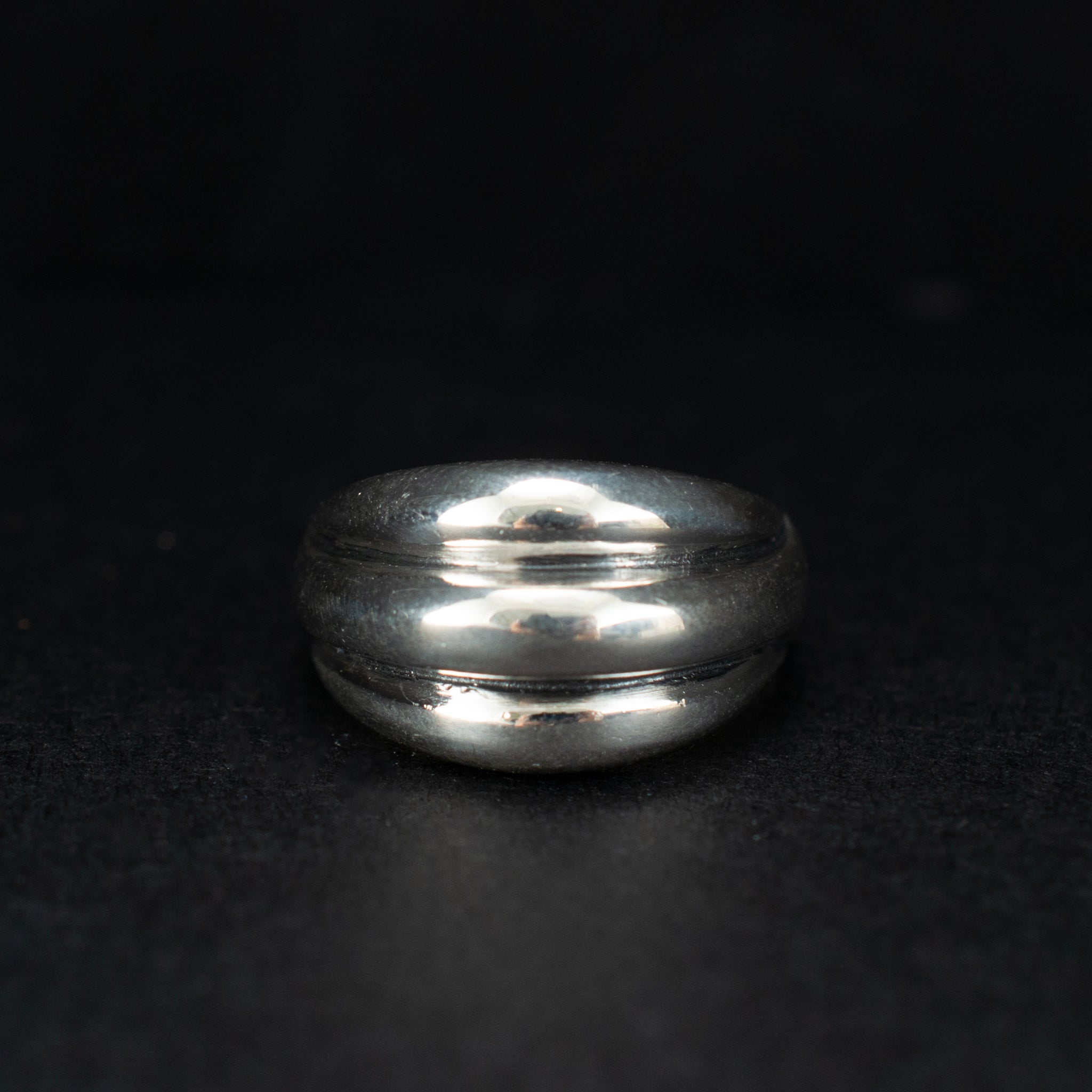 Retired James Avery Sterling Silver Dome Band Ring 7.1g 6¾" 458398 available at DJP Jewelers & Luxury Buyers