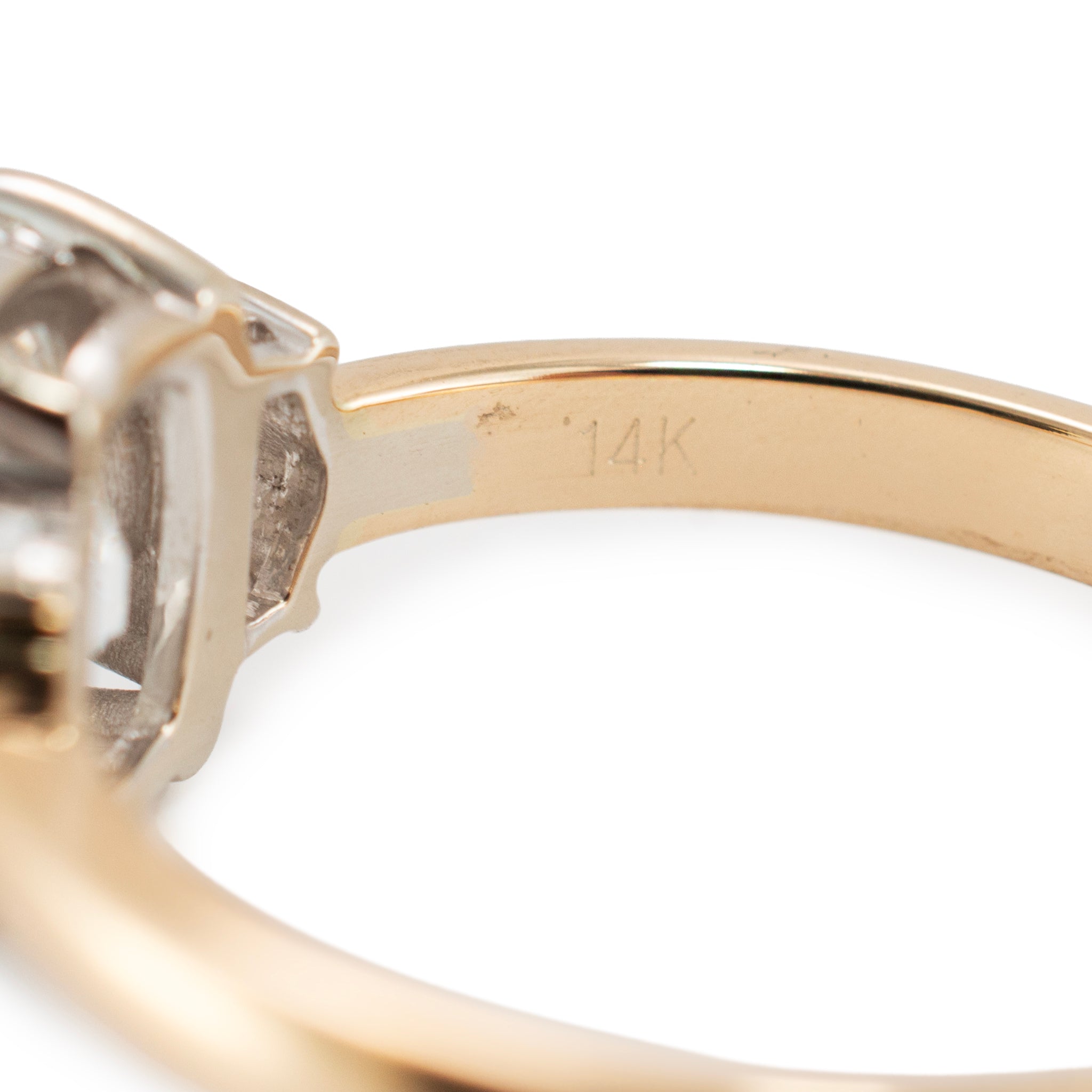 14K Yellow Gold 2.28ctw Igi Lab Grown Diamond Elongated Cushion Engagement Ring