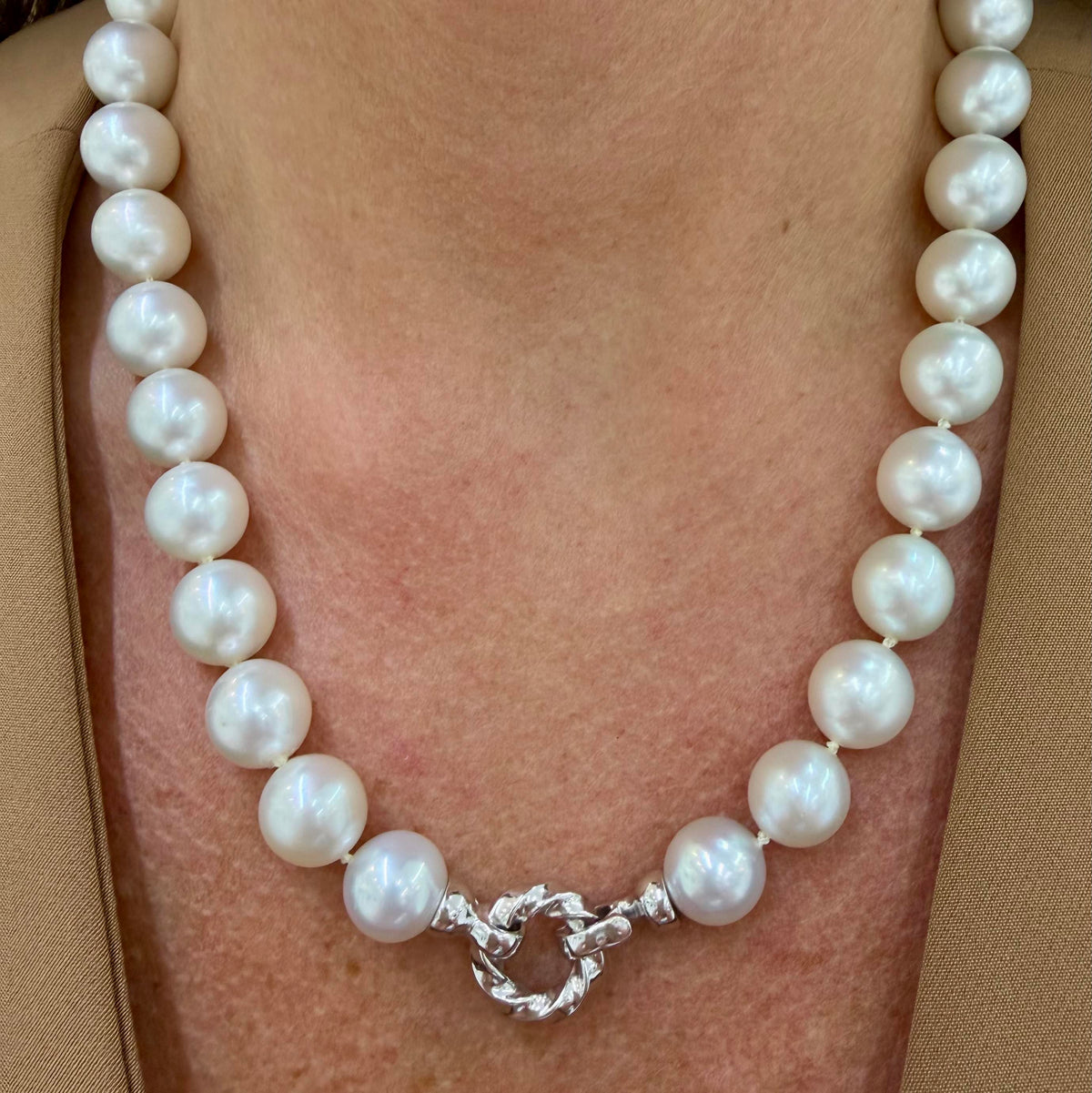 14K White Gold Graduated White Sea Pearl Strand Bead Chain Necklace
