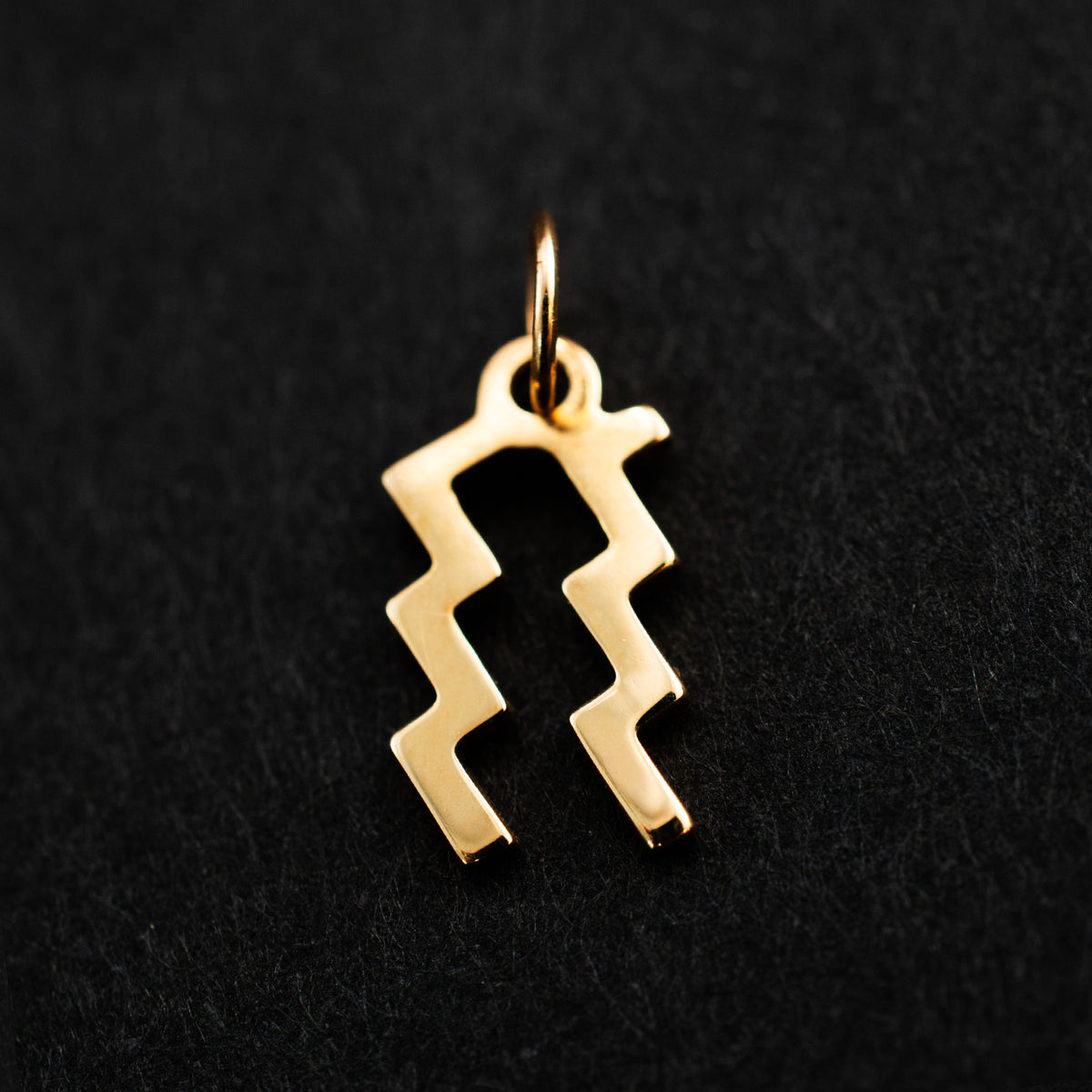 10K Yellow Gold Charm Pendant 0.45g ½" 459919 available at DJP Jewelers & Luxury Buyers