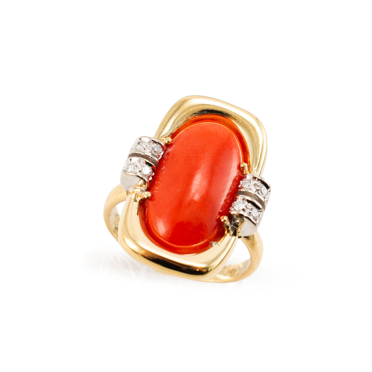 Vintage 18K Yellow Gold 3.84ctw Cabochon Salmon Coral Diamond Cocktail Ring
