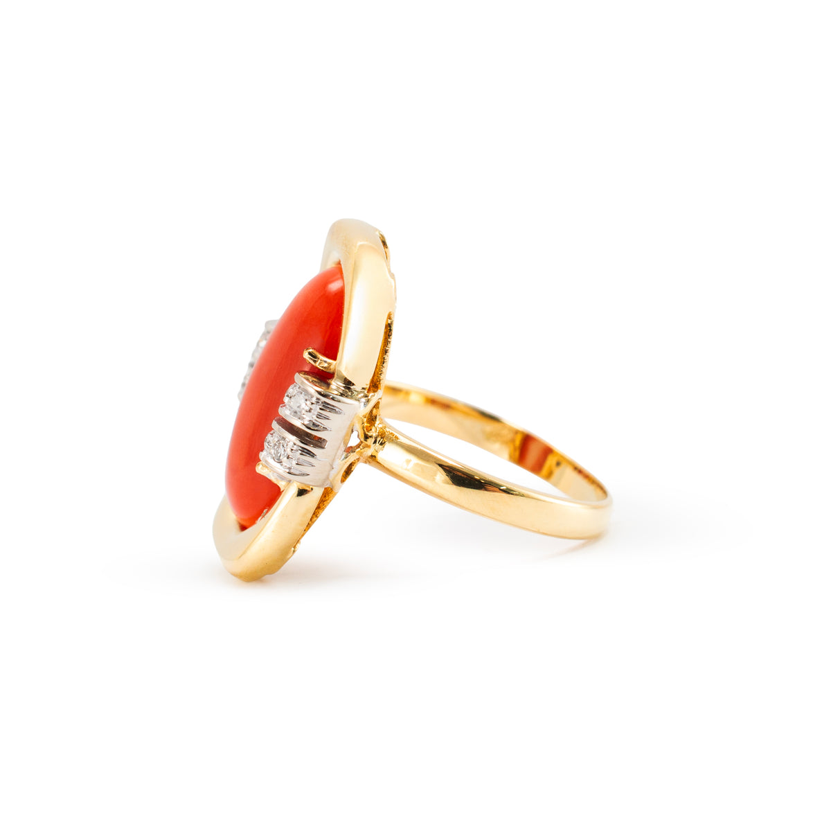 Vintage 18K Yellow Gold 3.84ctw Cabochon Salmon Coral Diamond Cocktail Ring
