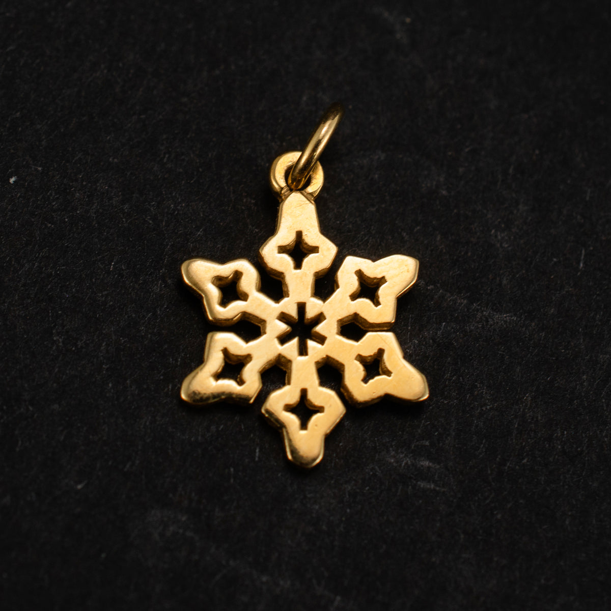 Retired James Avery Snowflake Charm 14K Yellow Gold Pendant 1.48g 1" 468691 available at DJP Jewelers & Luxury Buyers