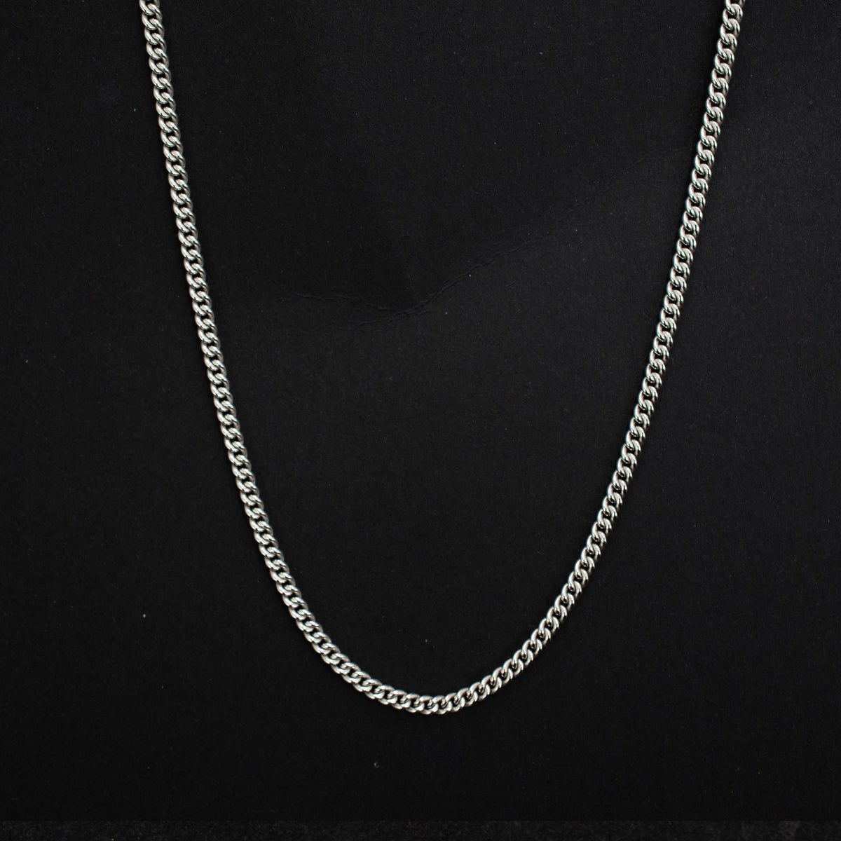 James Avery Medium Curb Chain Sterling Silver Necklace 9.3g 15" 471000 available at DJP Jewelers & Luxury Buyers