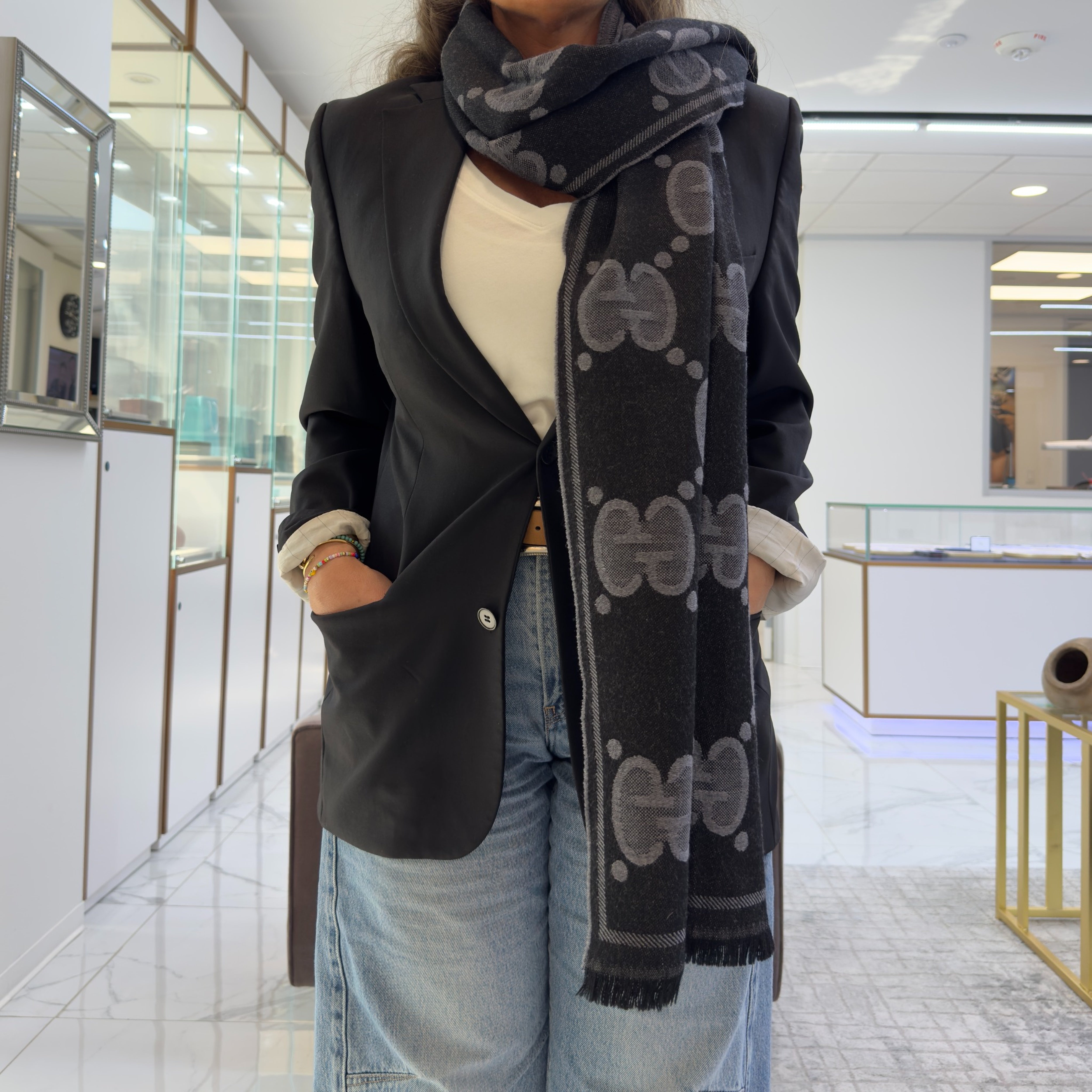 Gucci Gg Jumbo Wool Silk Jacquard Scarf in Grey and Black Cashmere Scarf